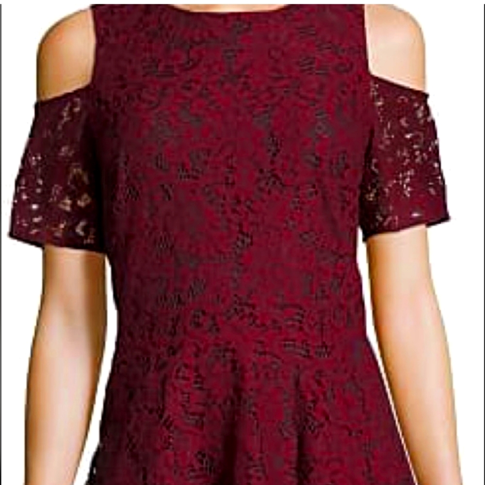 Michael kors burgundy/red cold shoulder peplum lined top, size s